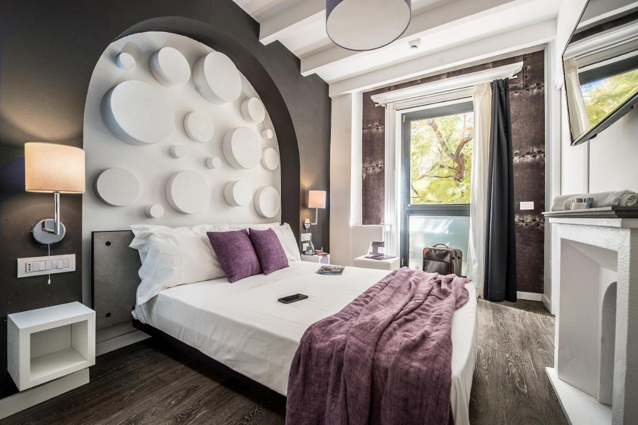 קליארי Emphasis Suites & Rooms מראה חיצוני תמונה